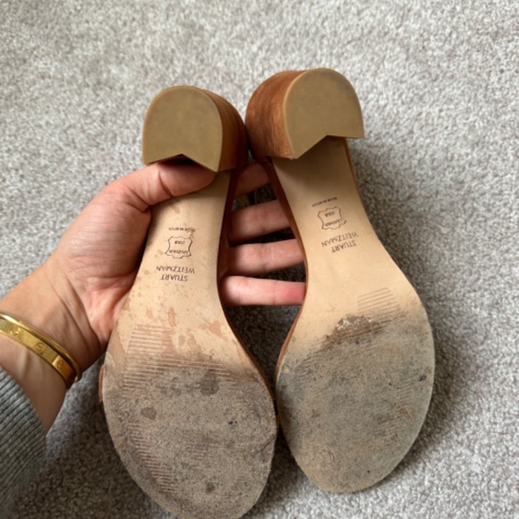 Stuart Weitzman - Picture 4 of 7